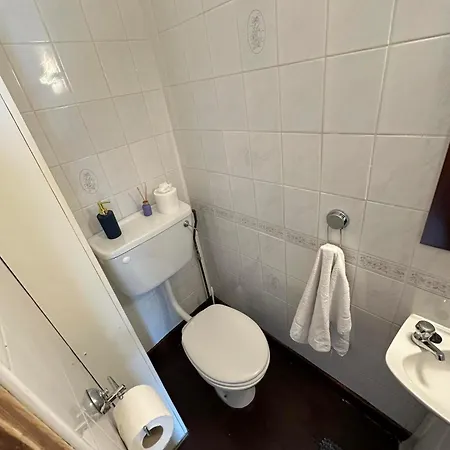 Budget Hostal *
